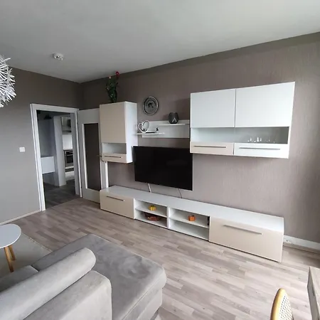 Projektwohnung, Ferienwohnung, Moebliertes Business-apartment In *